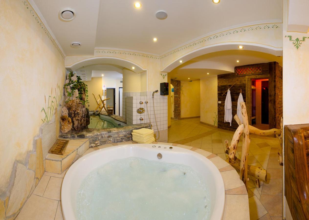Jagdhof Hotel Гросарл Екстериор снимка