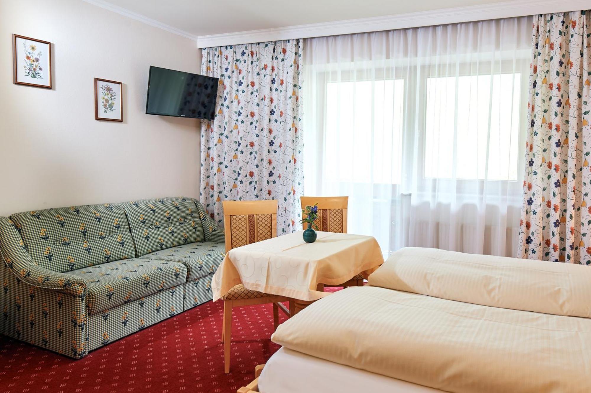 Jagdhof Hotel Гросарл Екстериор снимка